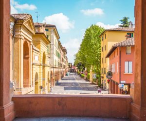 Lejebil & billeje i Bologna